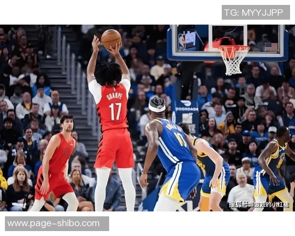 他以2米36的惊人高度轻松扣篮创下美国大学篮球历史新纪录